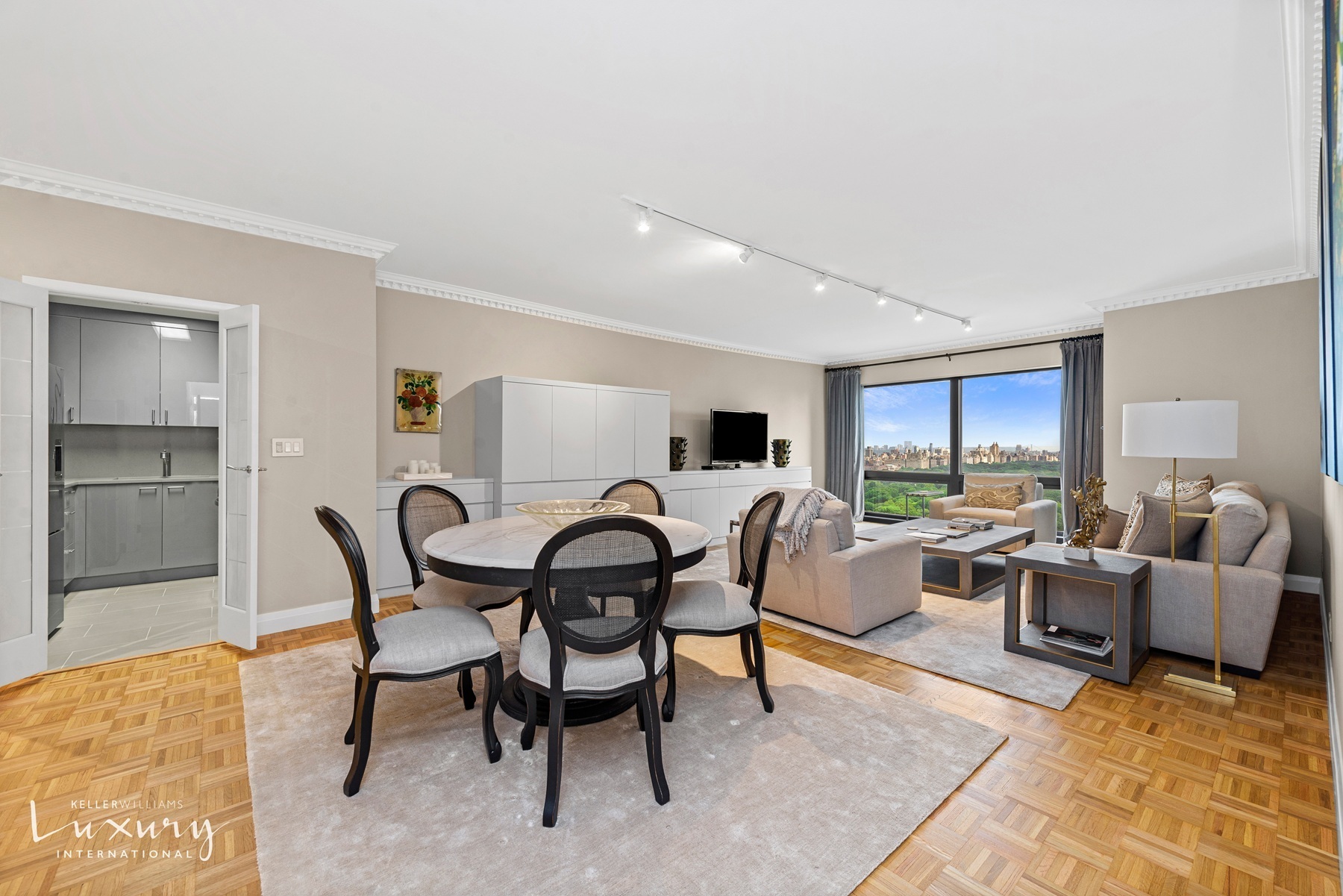 721 Fifth Avenue 37E — photo