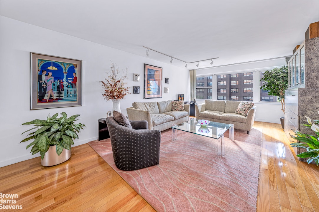 75 E End Avenue 9H — photo