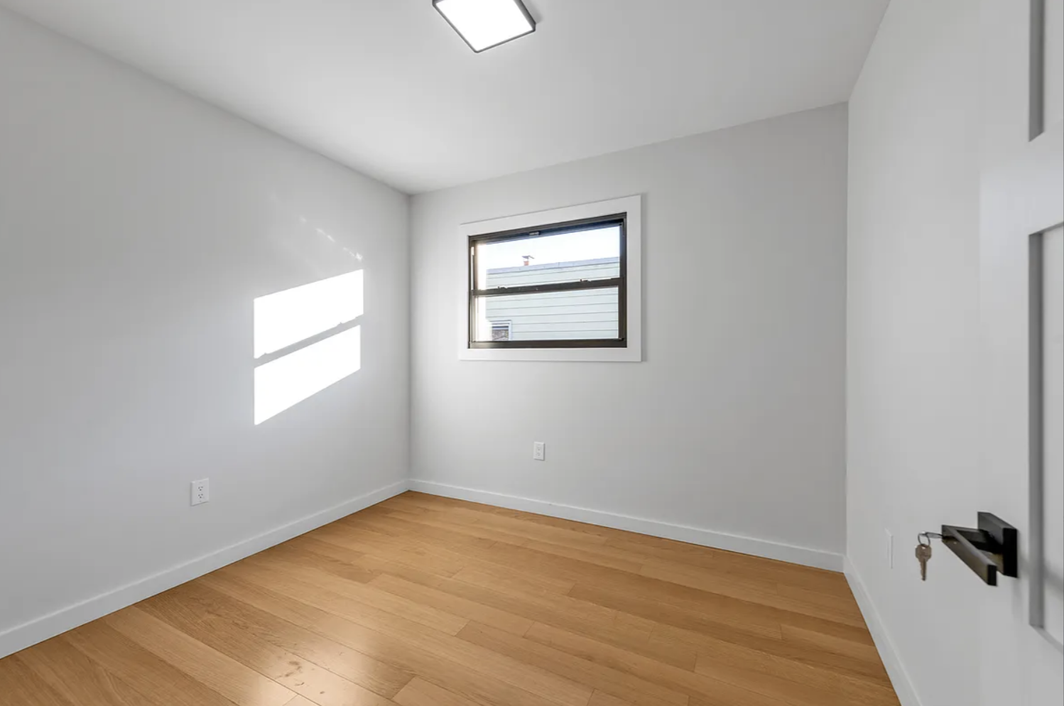 935 E 31st Street — photo