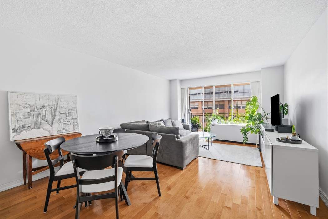 132 E 35th Street 7G — photo