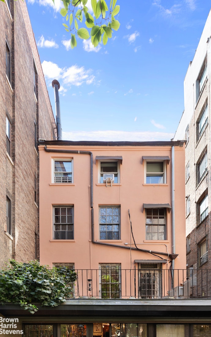 239 W 13th Street — photo