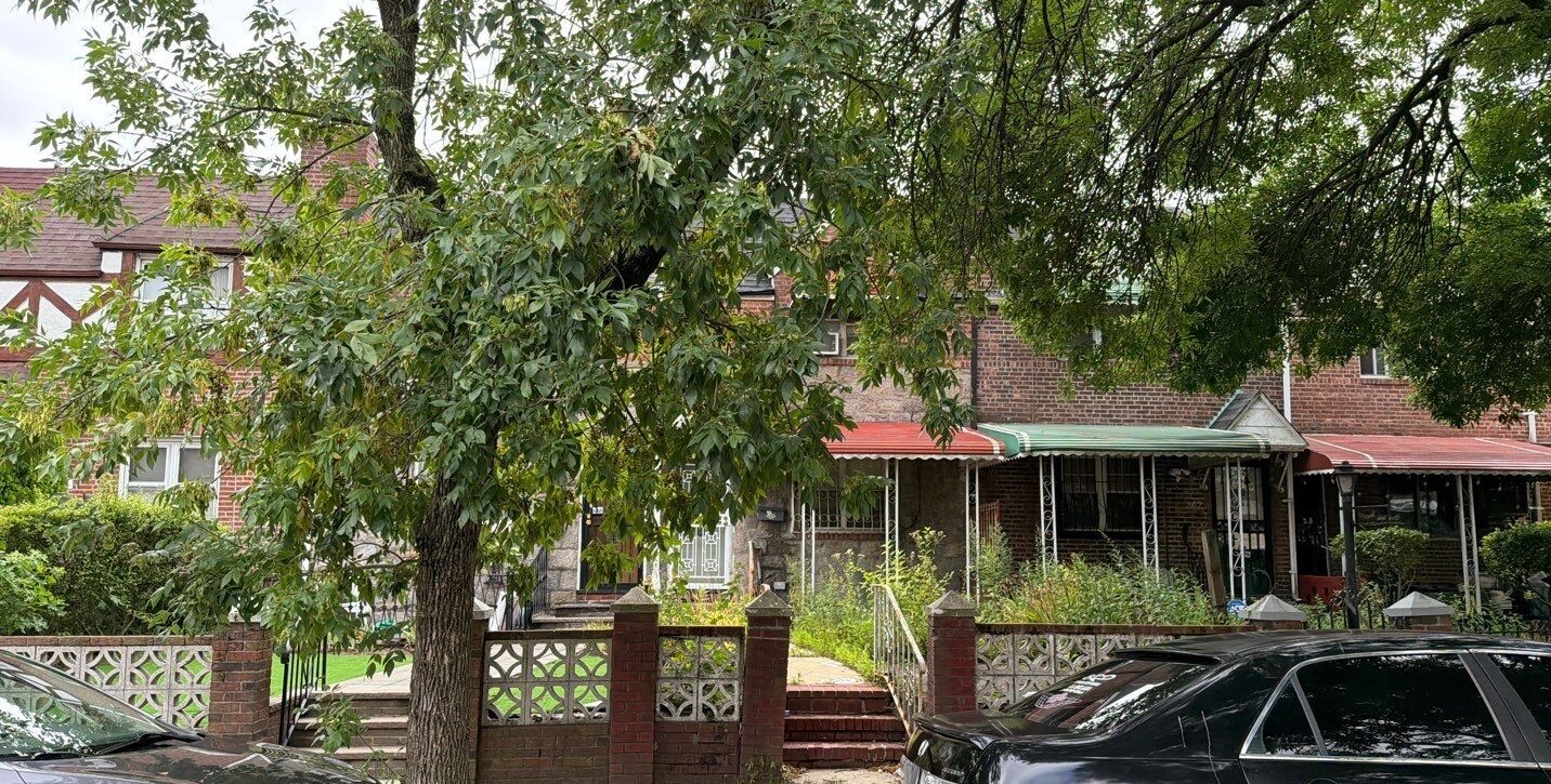 264 E 86th Street, New York City, NY 11236 — photo 3