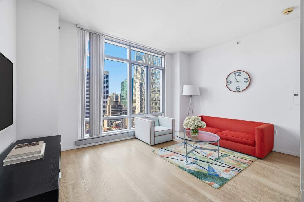 18 W 48th Street 31D — photo