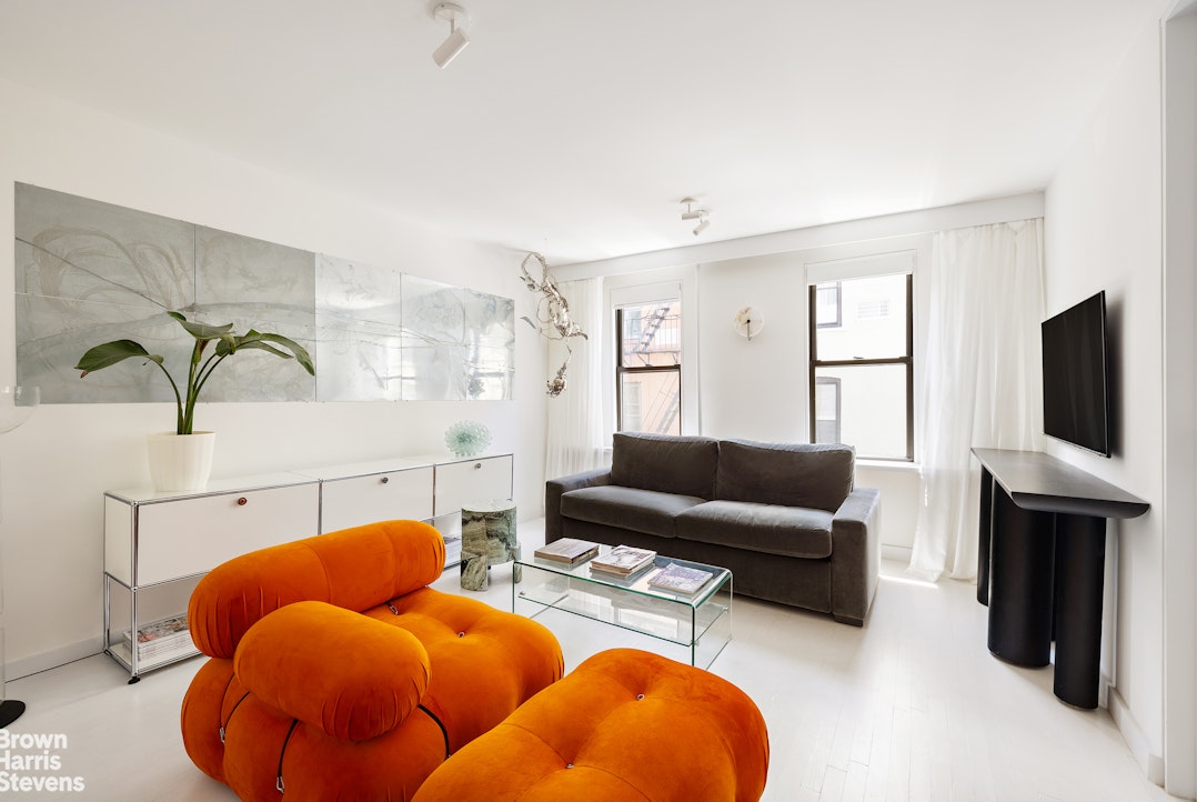 307 W 20th Street 3R — photo