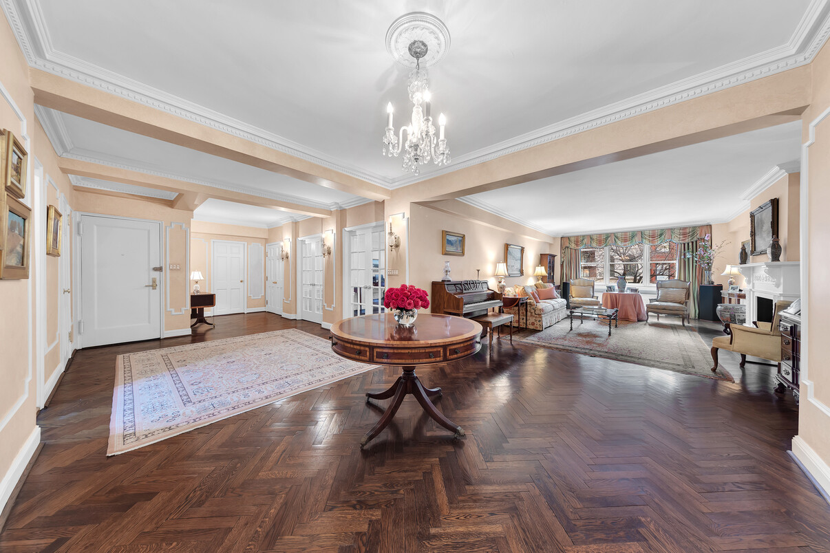 710 Park Avenue 2a — photo