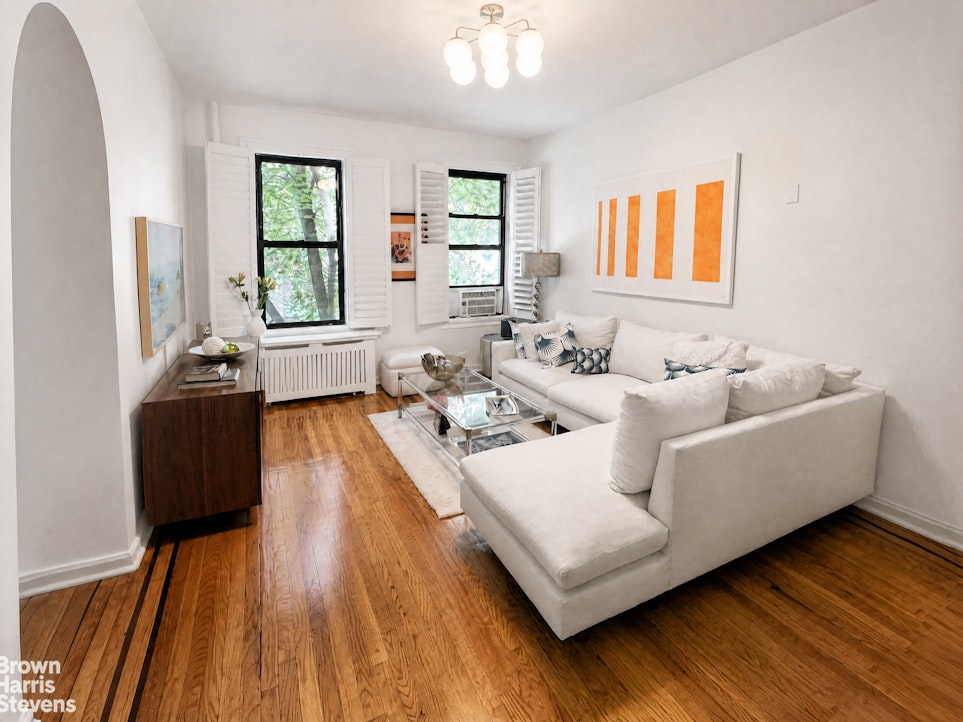 225 Bennett Avenue 2D — photo