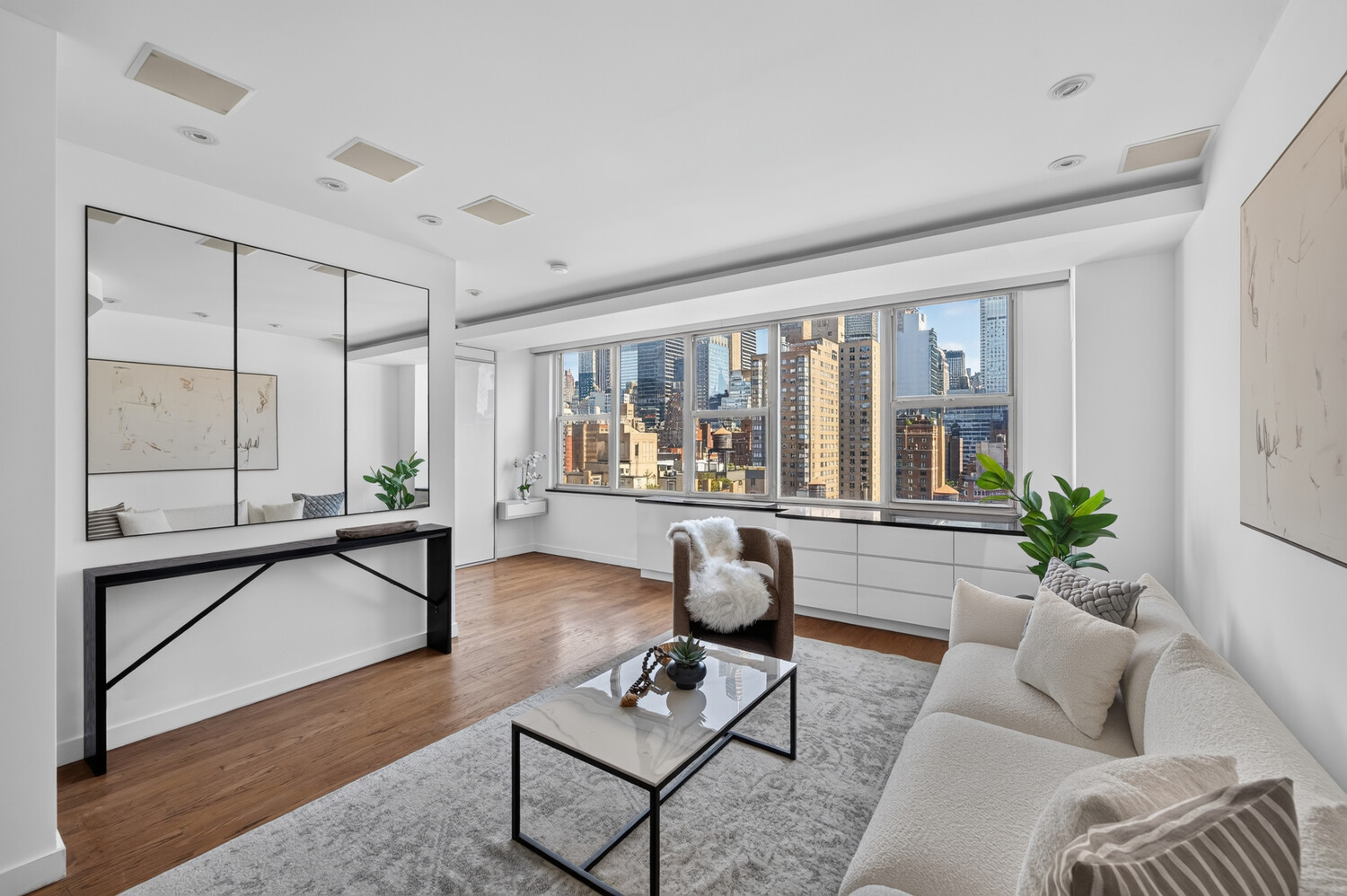 155 E 34th Street 20K — photo