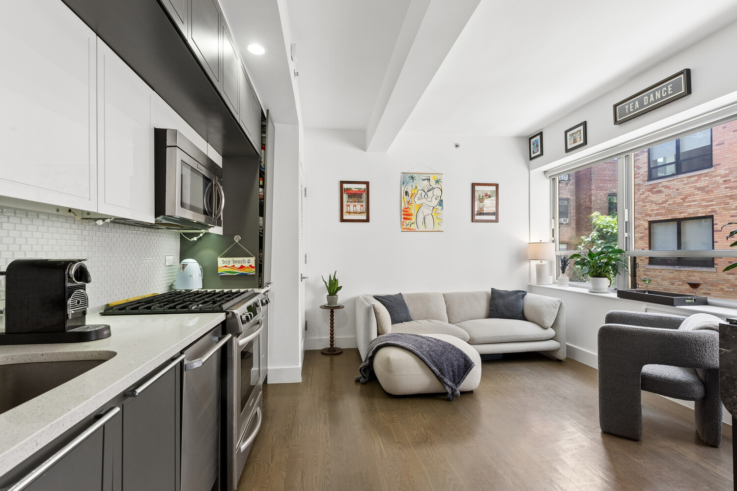 432 W 52nd Street 4C — photo