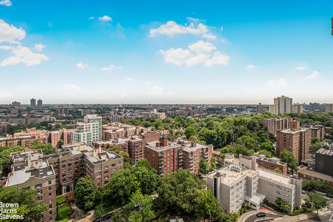 3333 Henry Hudson Parkway Unit 22C — photo