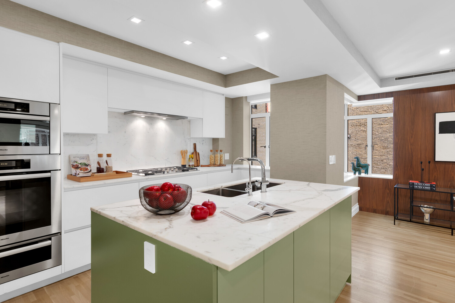737 Park Avenue 5G — photo