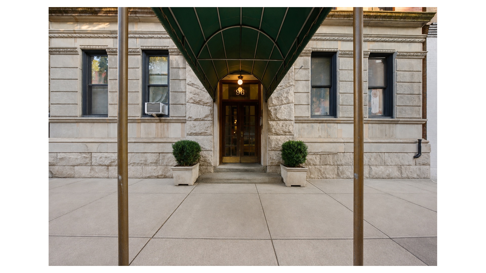96 Perry Street B5C — photo