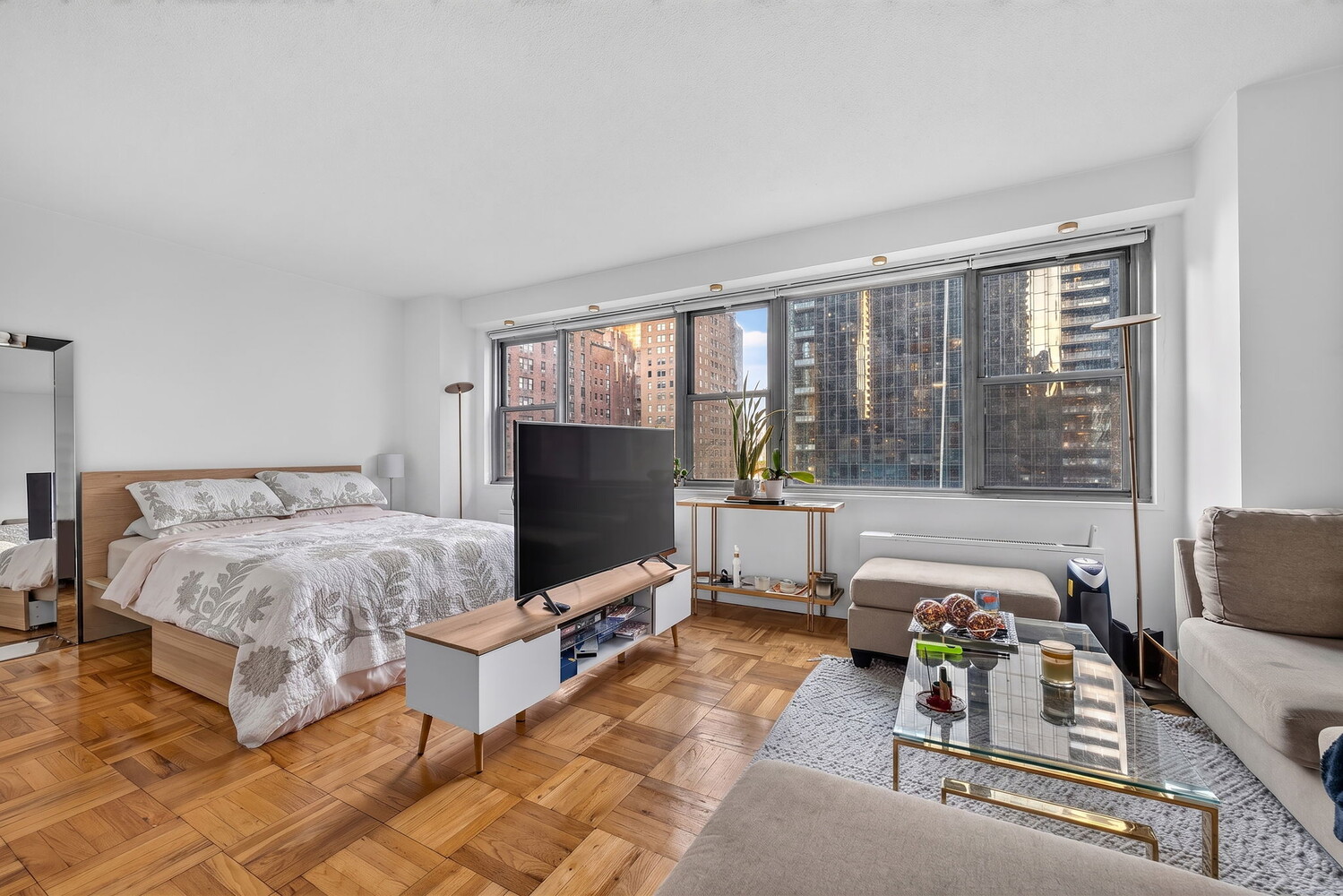 300 E 40th Street 9G — photo