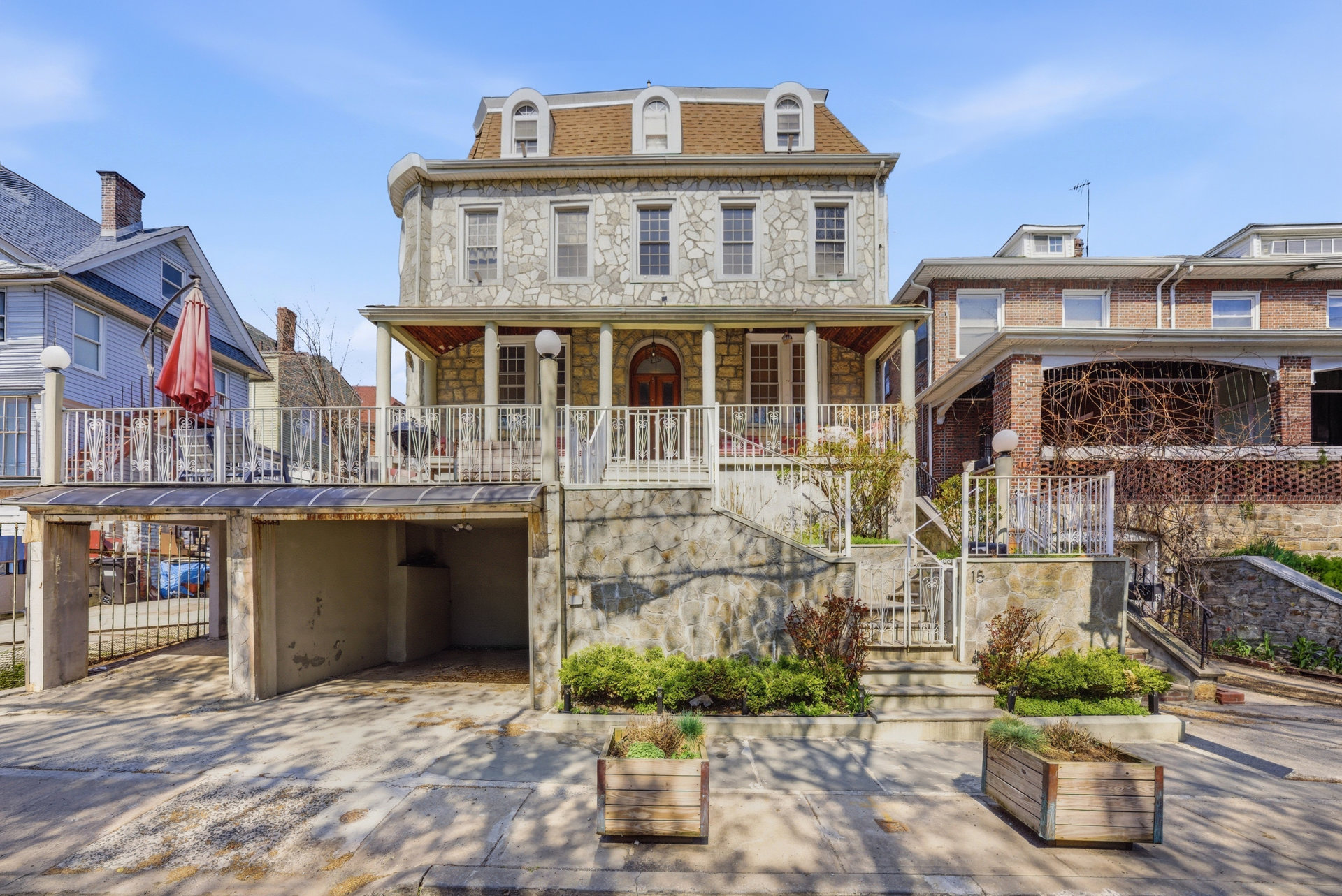 15 Fort Charles Place — photo