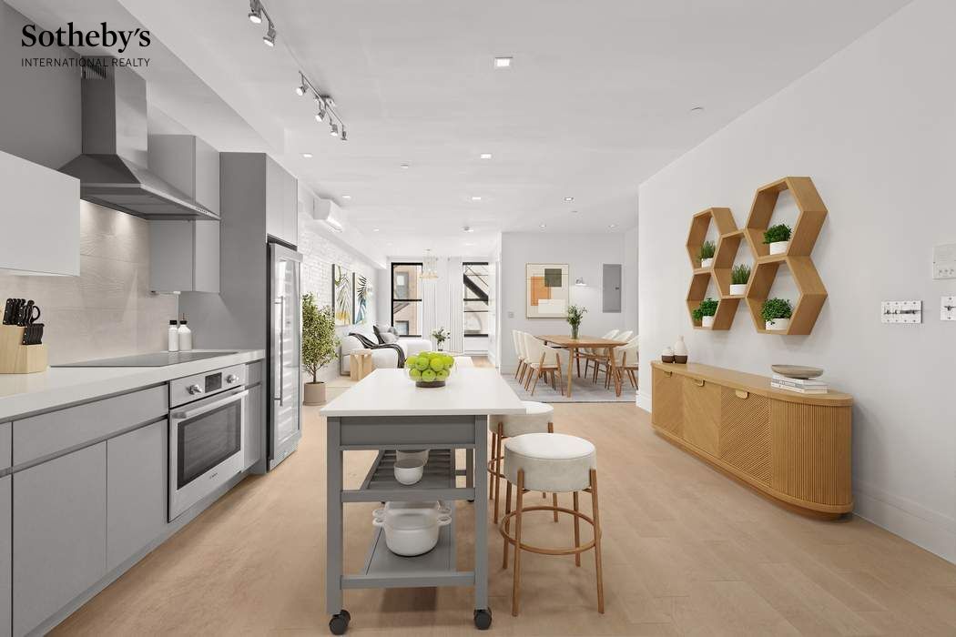 410 W 47th Street — photo