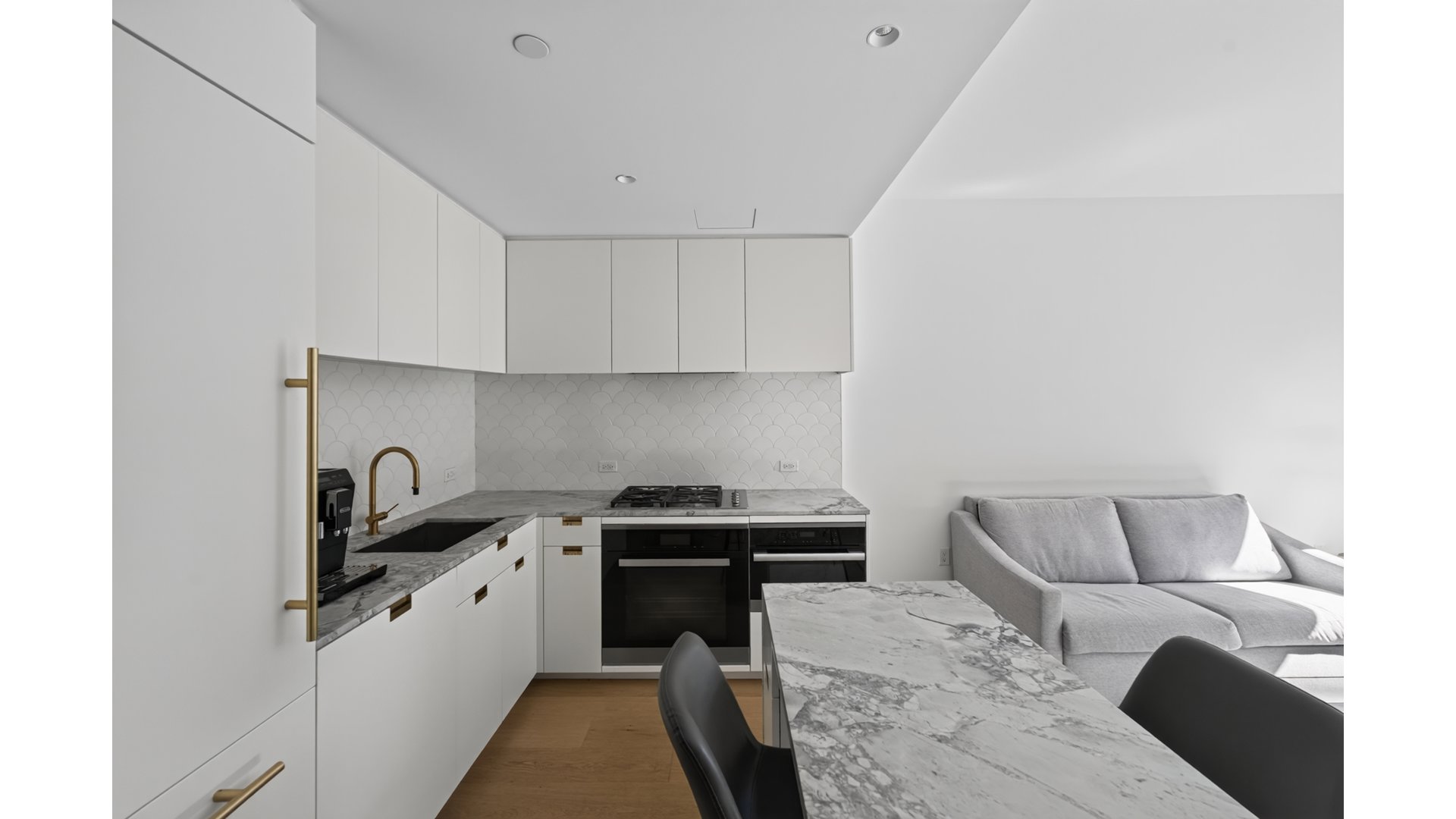 185 Grand Street 4C — photo