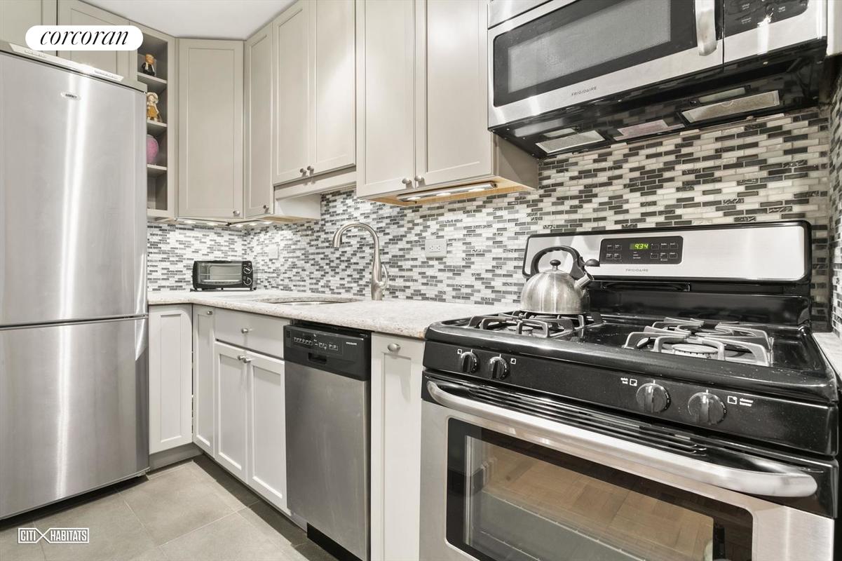 139 E 33rd Street Unit 7L — photo