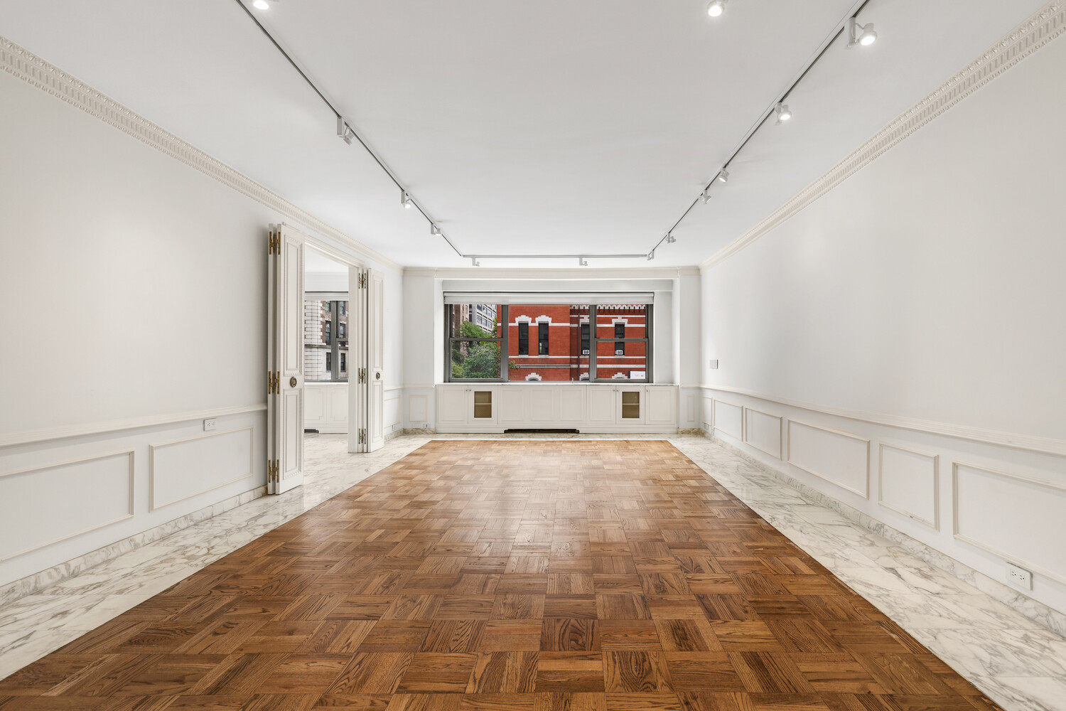 650 Park Avenue 4D — photo