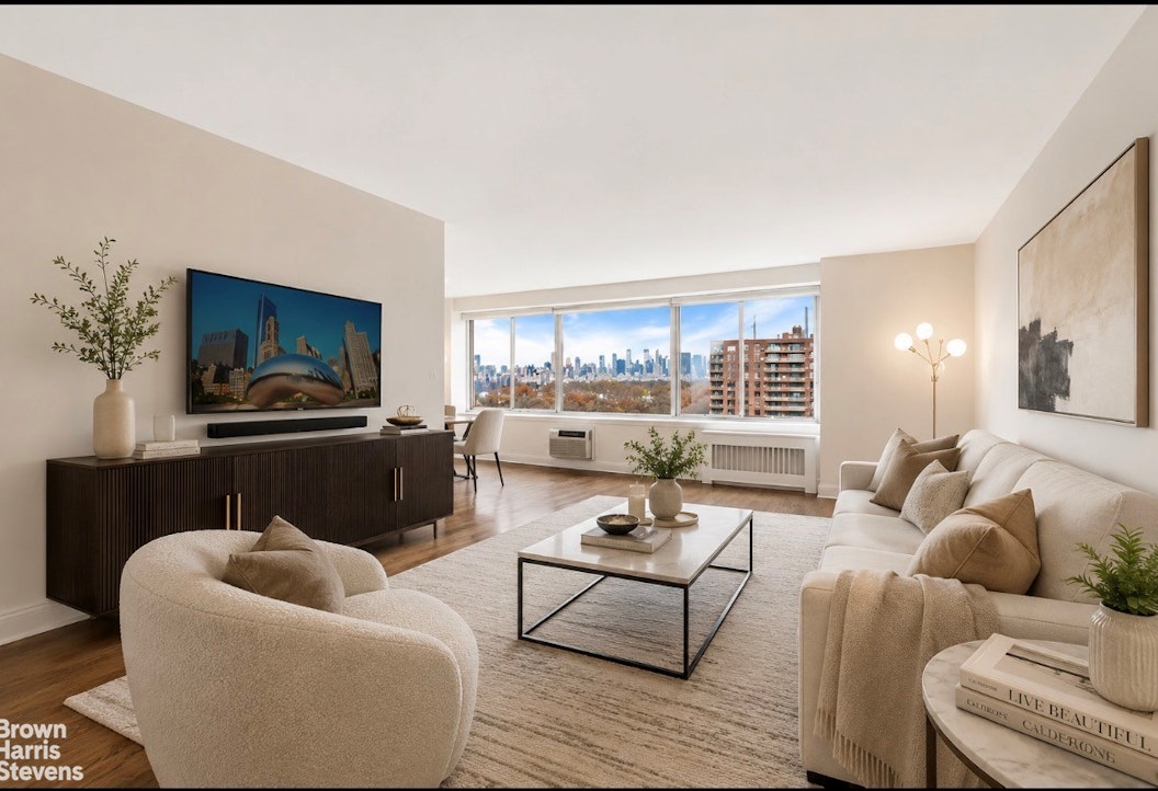 400 Central Park W 18Y — photo