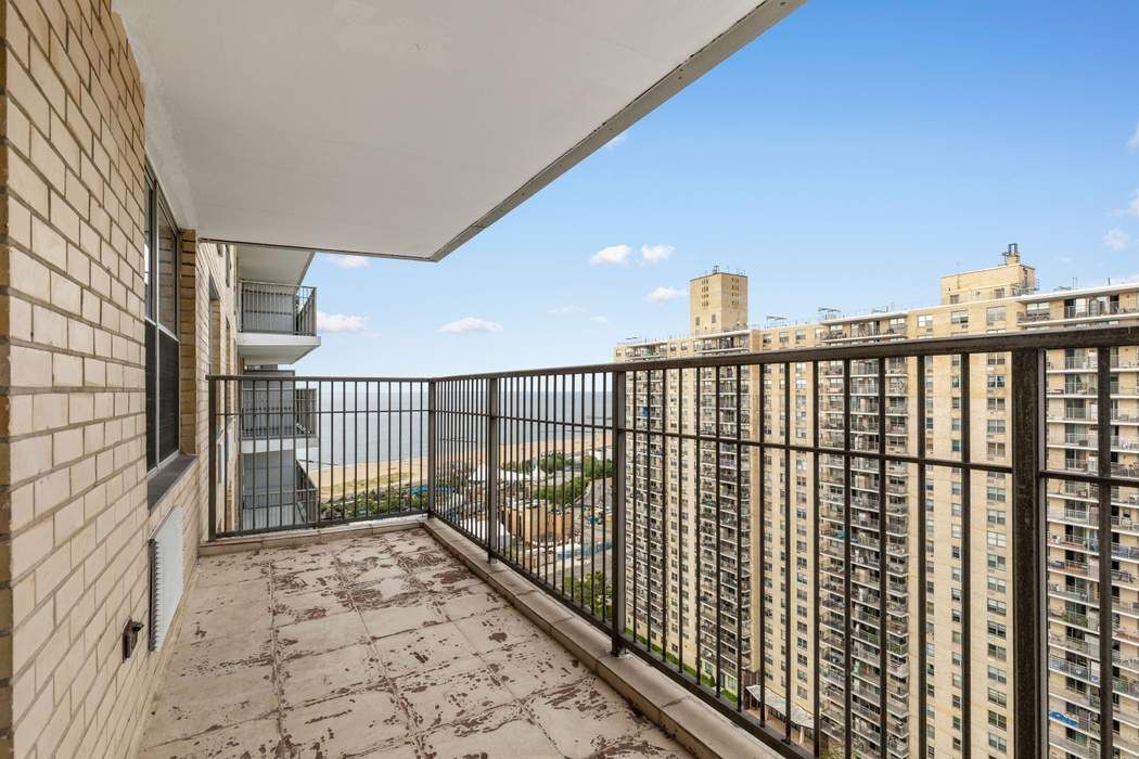 501 Surf Avenue 20E — photo