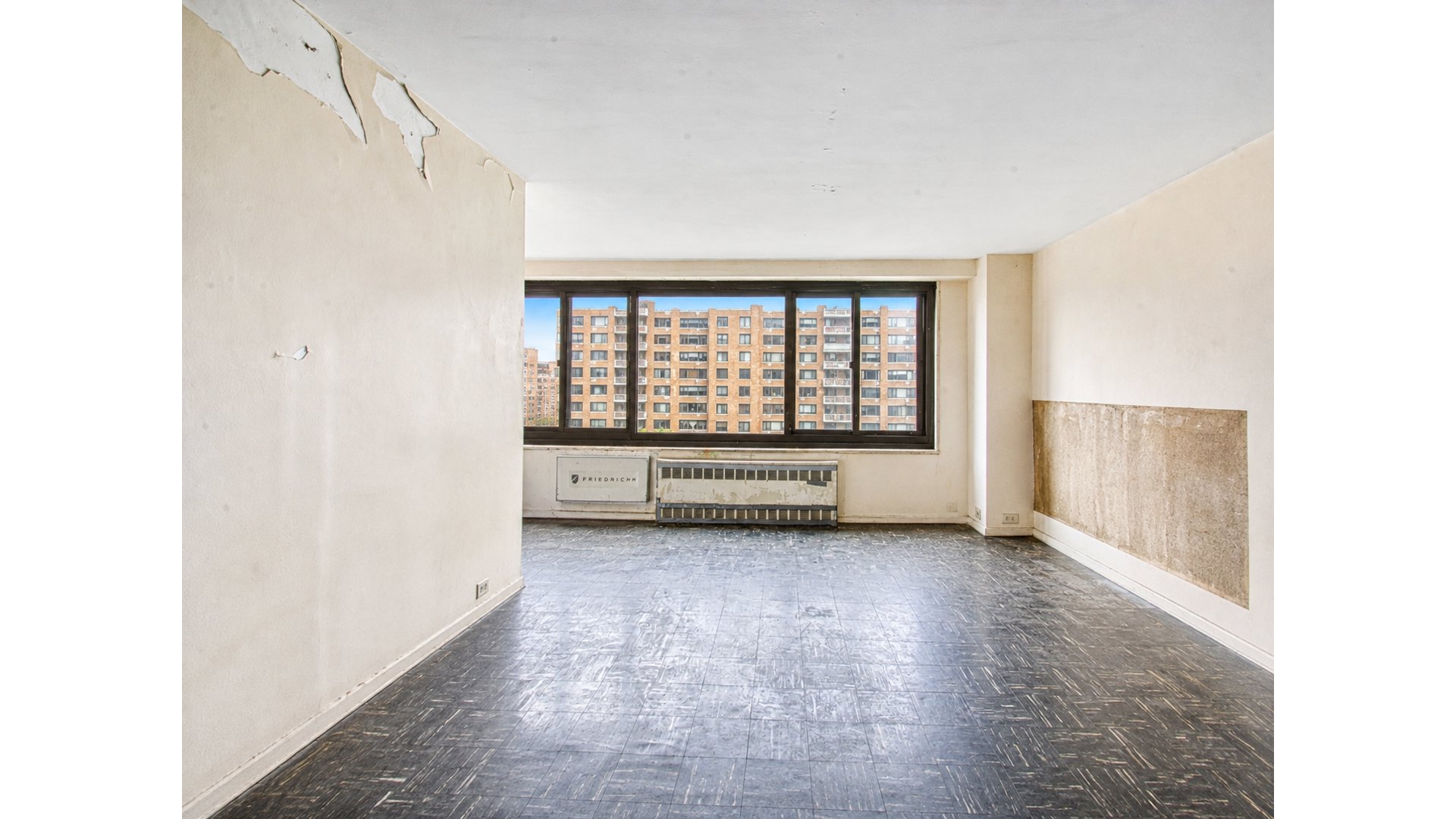 185 Hall Street 701 — photo