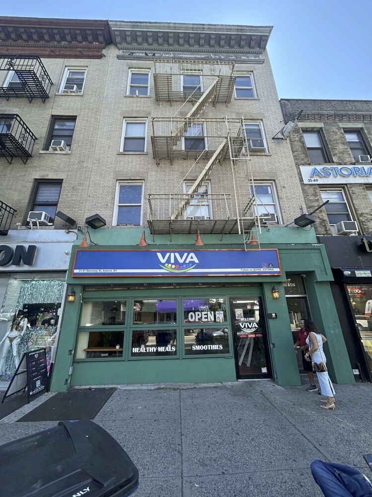 31-47 Steinway Street Building — photo