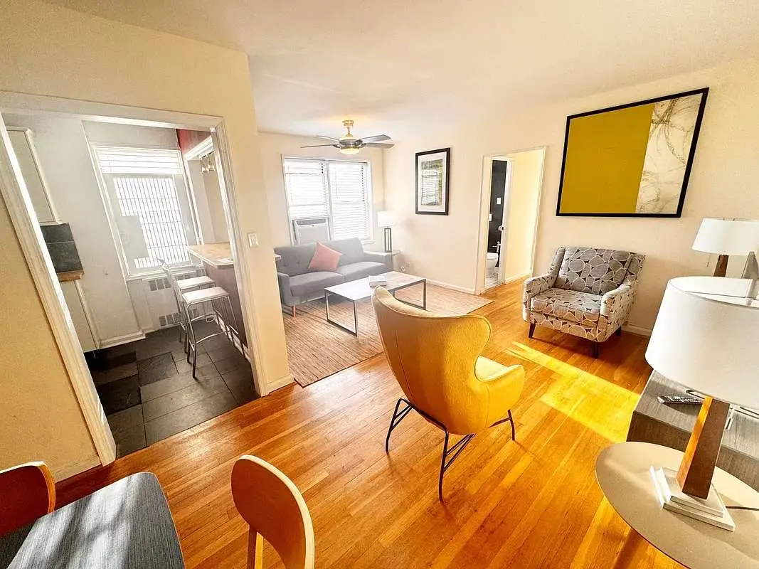 81-15 35th Avenue 6G — photo