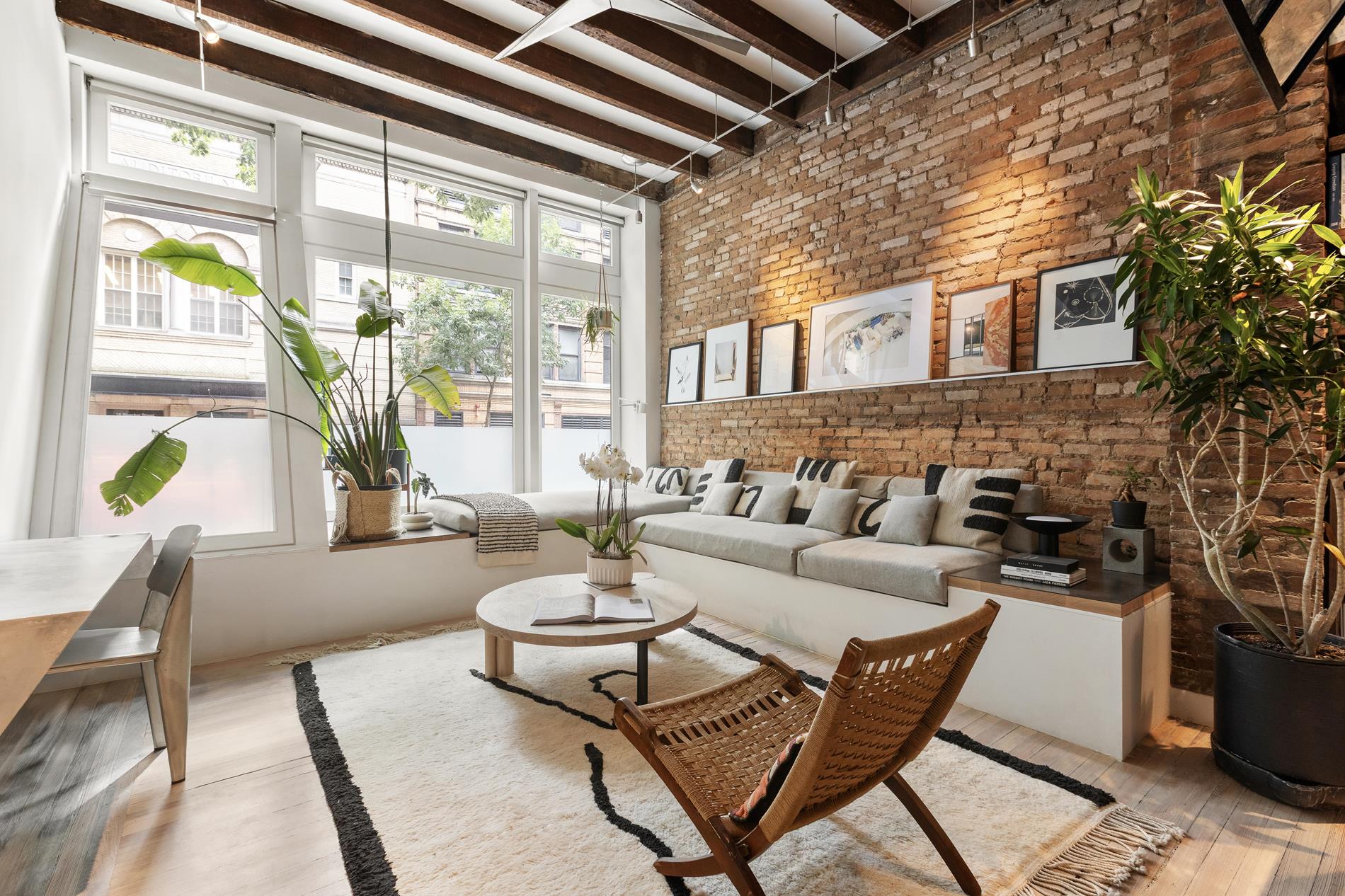 21 Bleecker Street 1-W — photo