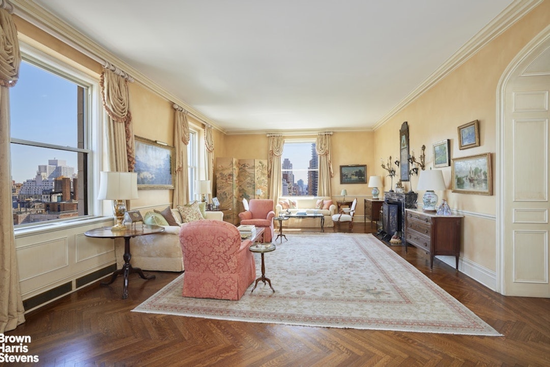 550 Park Avenue 16C — photo