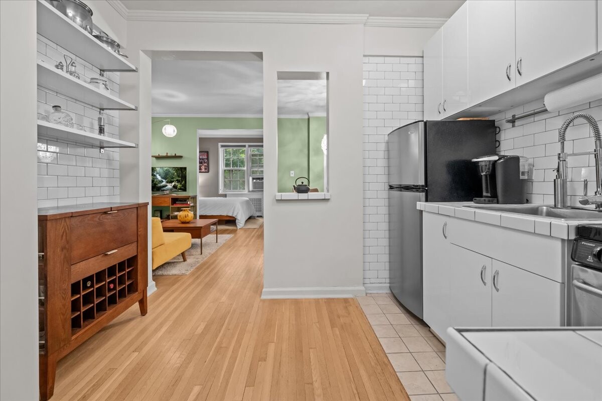 1125 Lorimer Street Unit 2J — photo