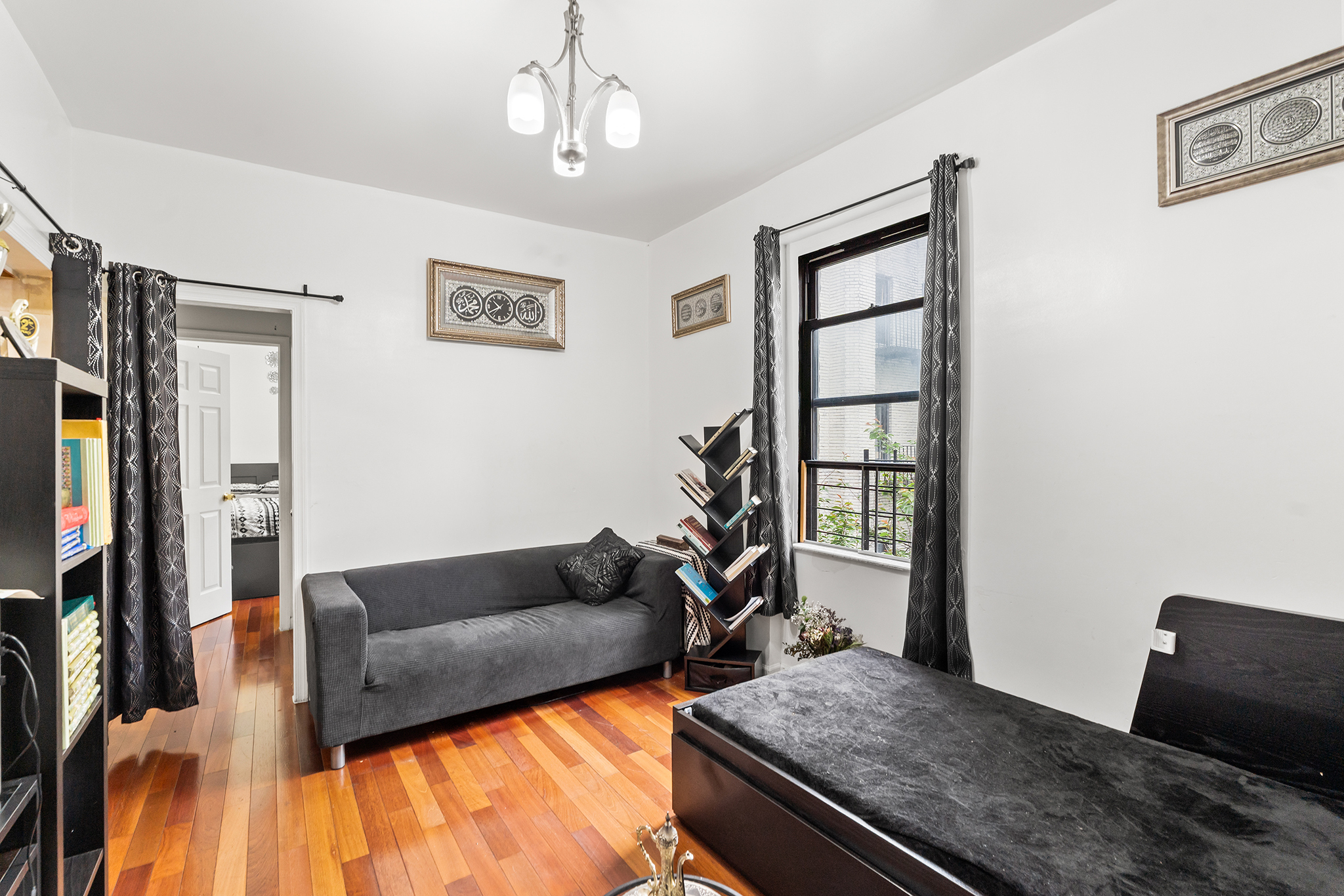 21-05 33rd Street 21-58 35th St. #4G — photo