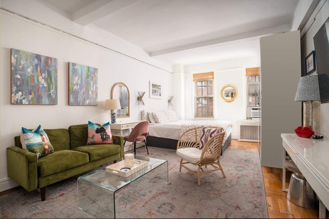 24 Fifth Avenue 811 — photo