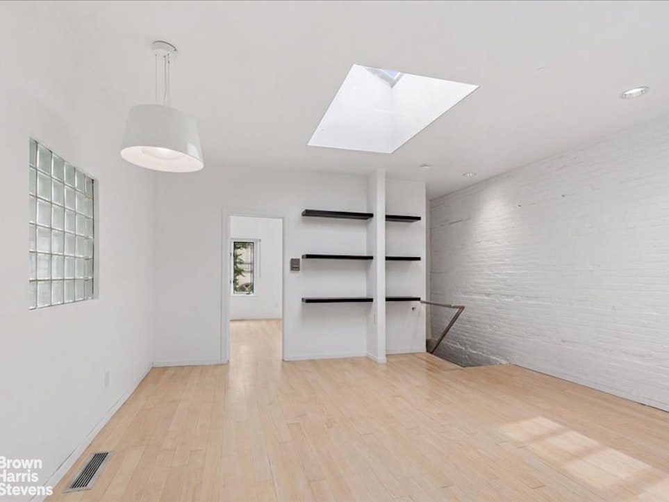331 Vanderbilt Avenue — photo