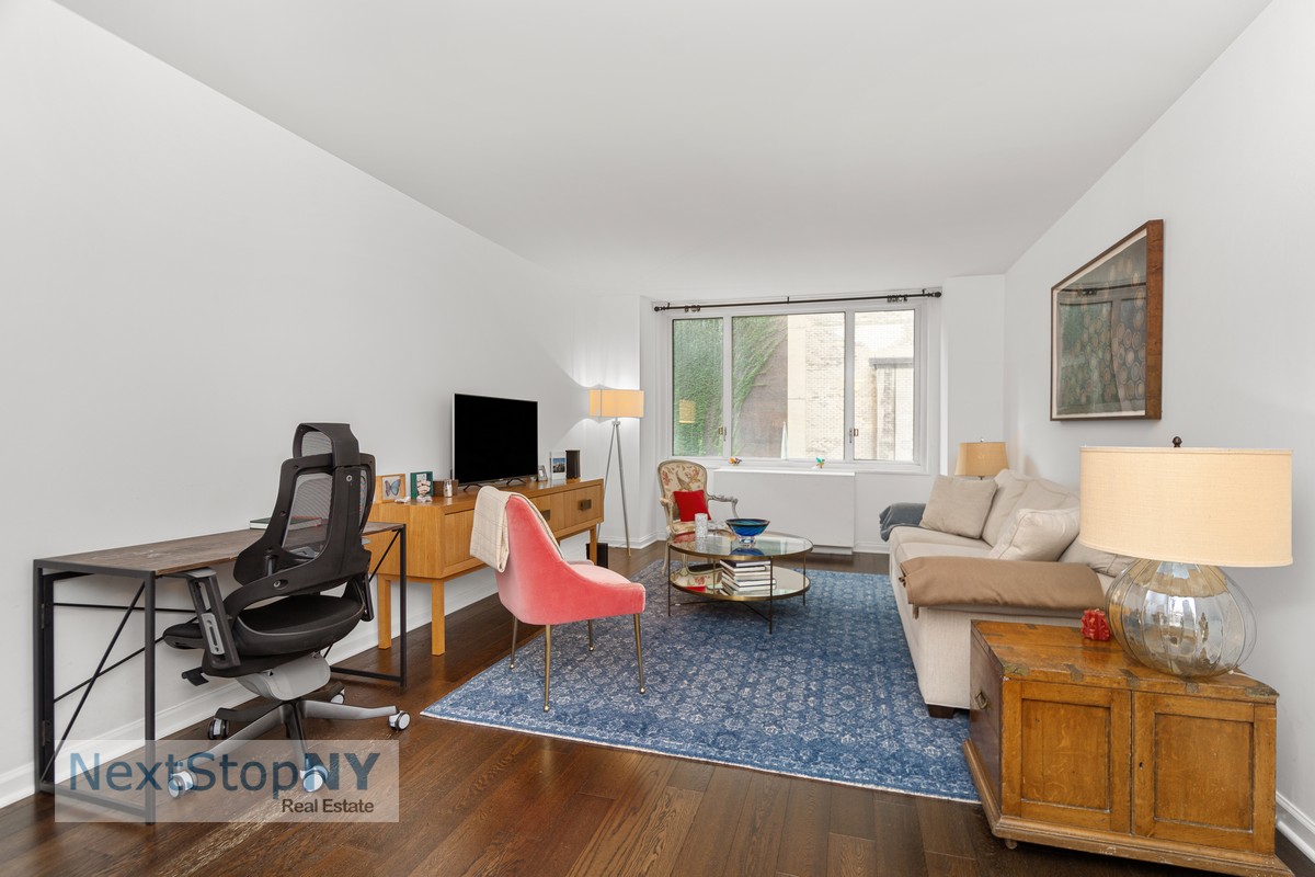 245 E 54th Street 4C — photo