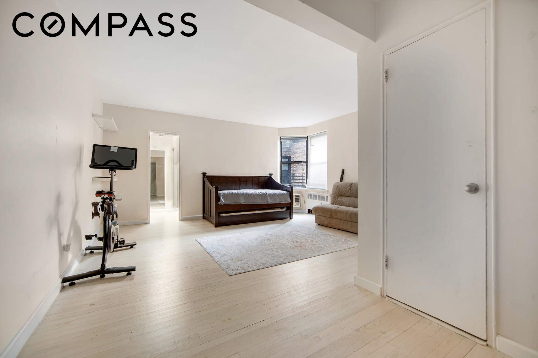330 E 70th Street 4G — photo