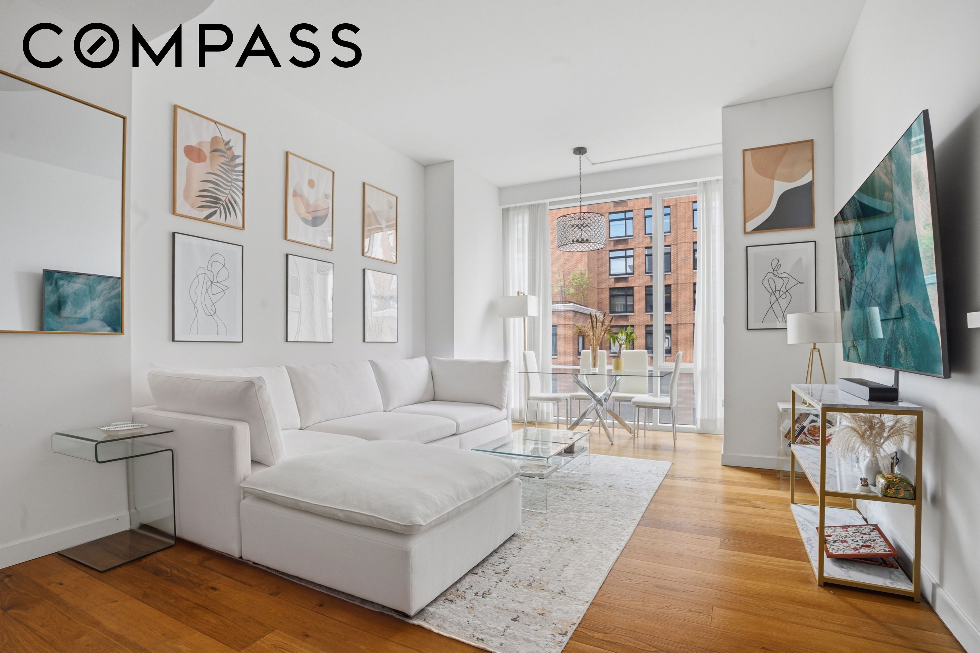 311 W Broadway 7D — photo