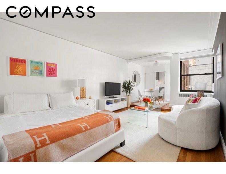222 E 35th Street 6G — photo