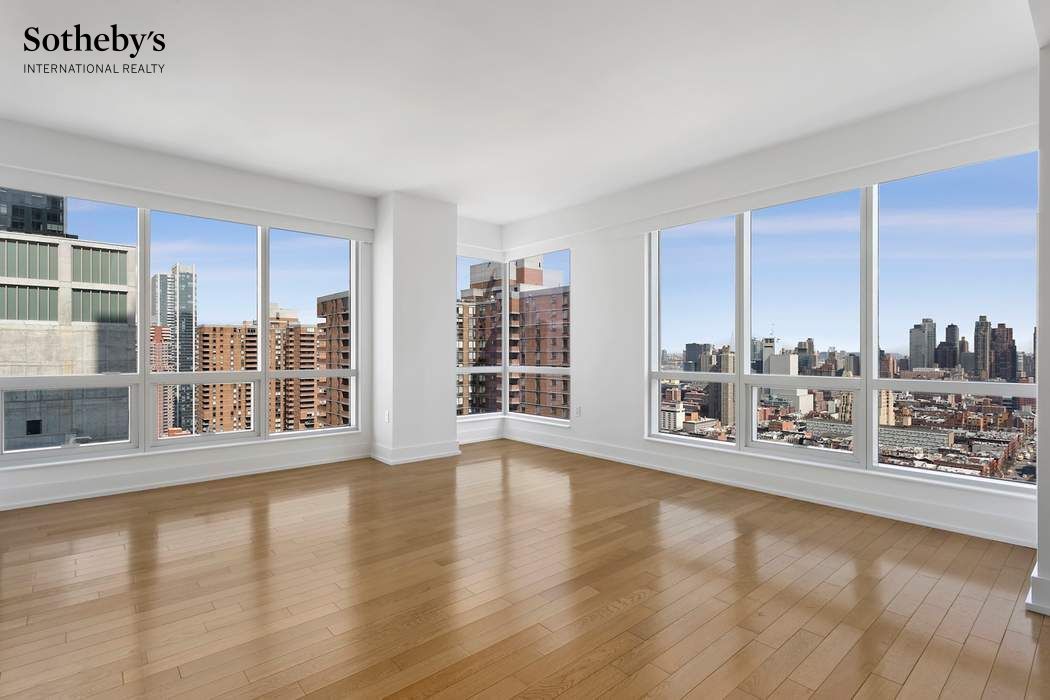 350 W 42nd Street 36B — photo