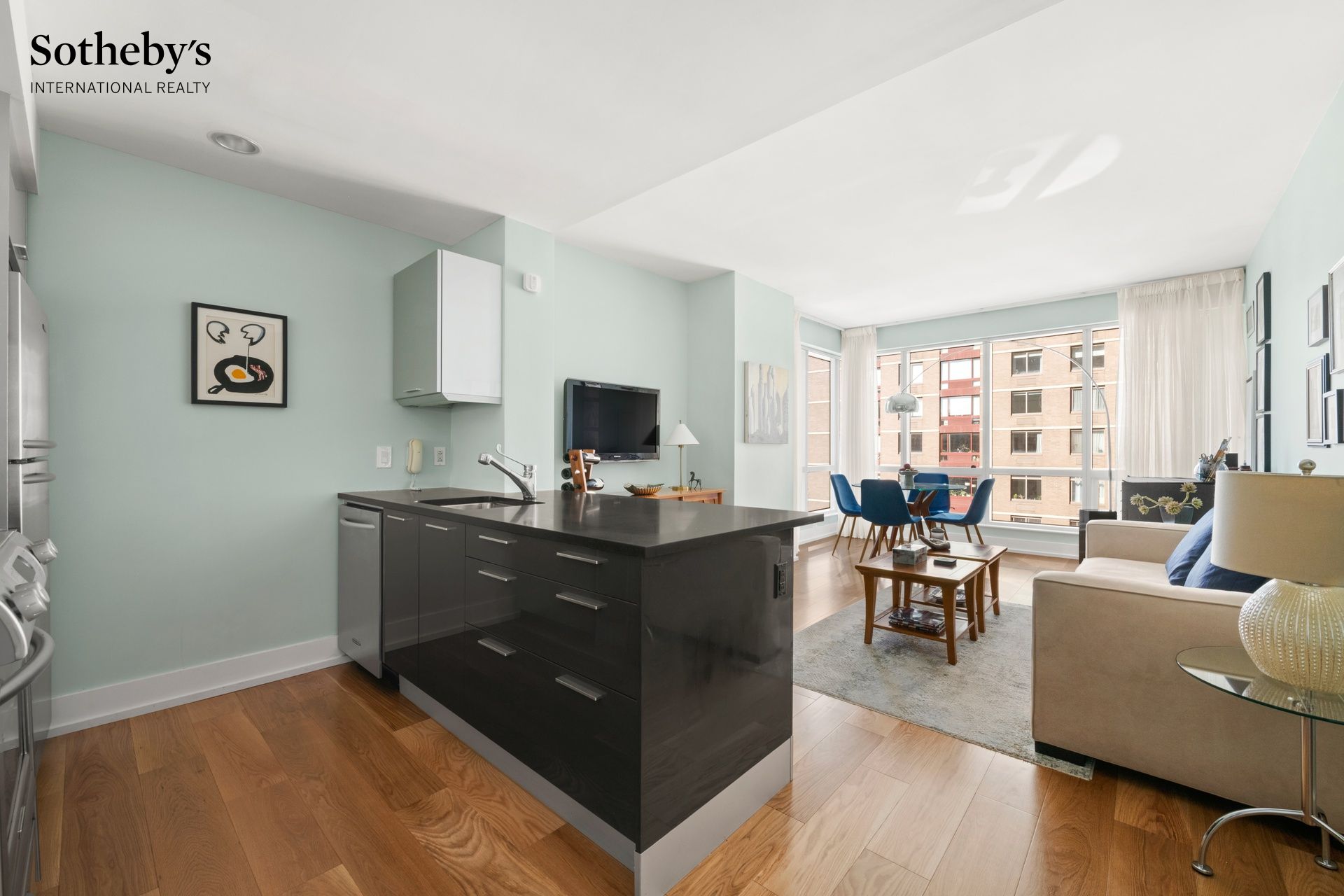 350 W 42nd Street 10C — photo