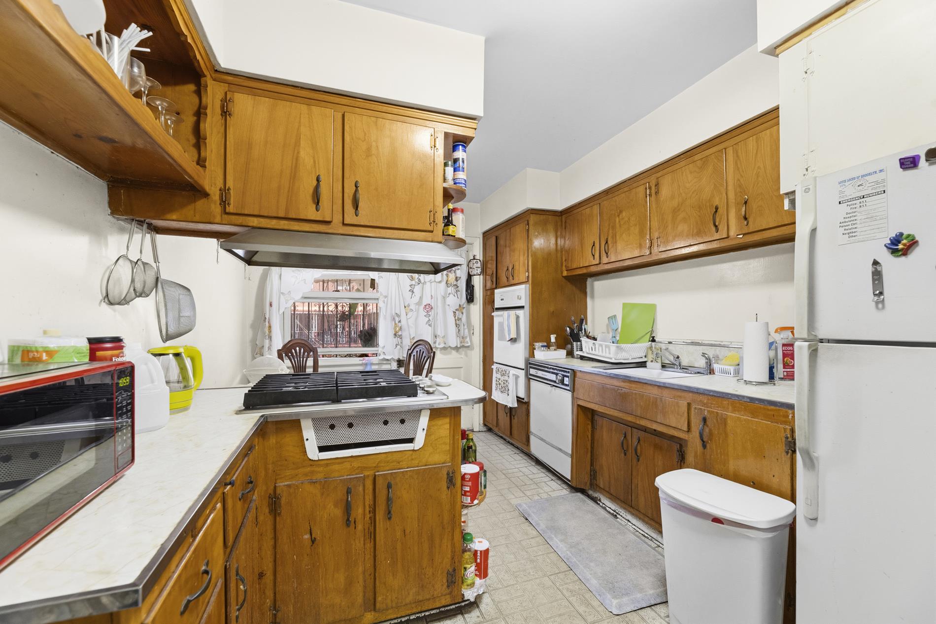 970 E 103rd Street, New York City, NY 11236 — photo 2