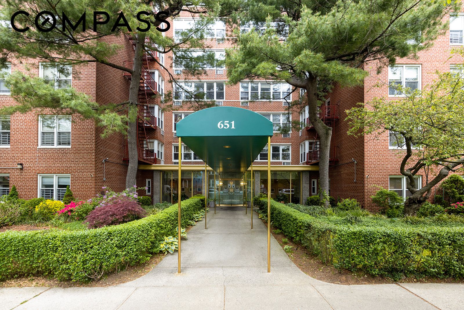 651 Vanderbilt Street T1 — photo