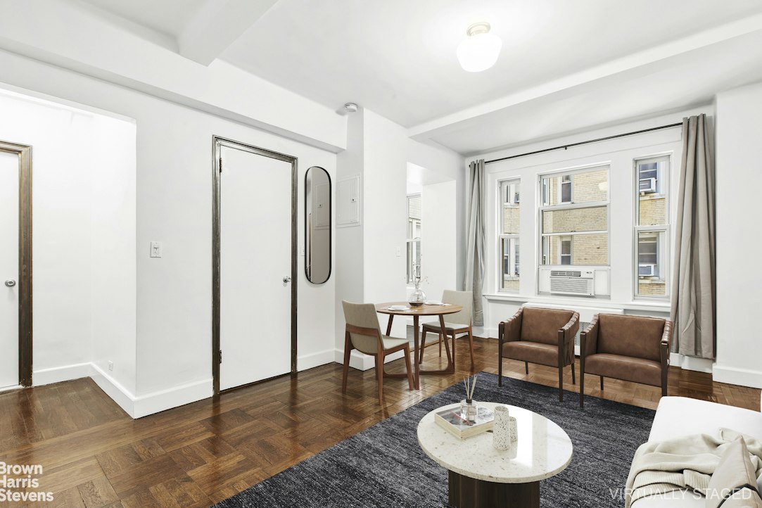 24 5th Avenue 818 — photo