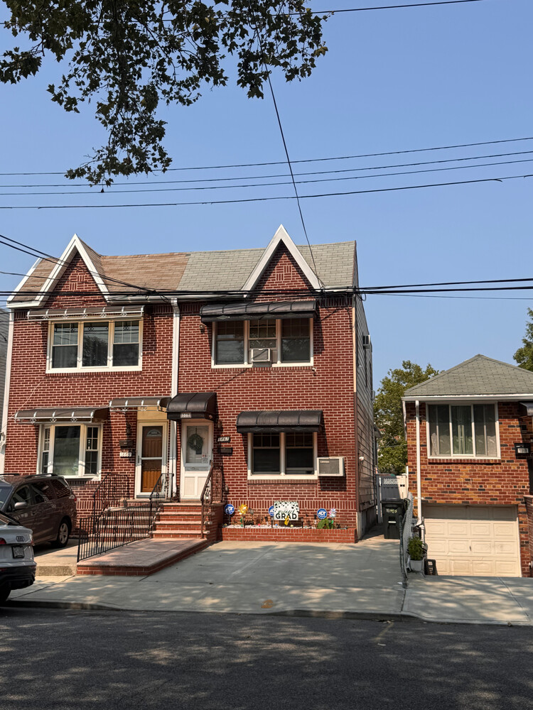 1867 E 38th Street — photo