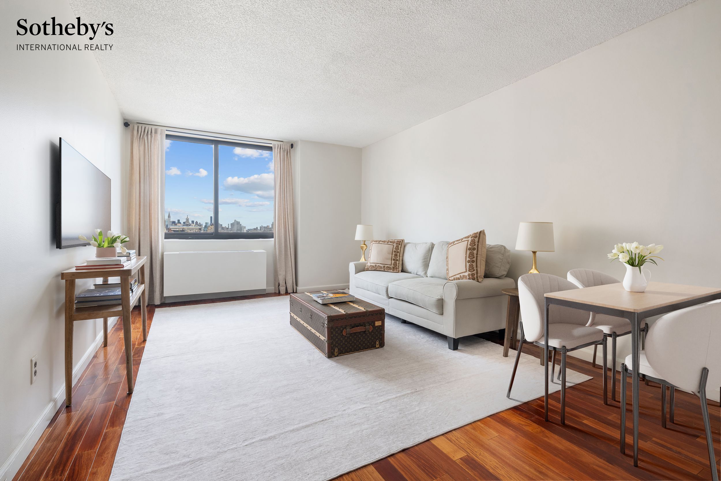 376 Broadway 18E — photo
