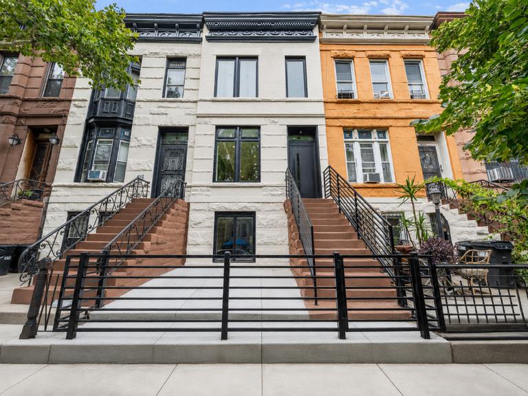 408 Bainbridge Street — photo