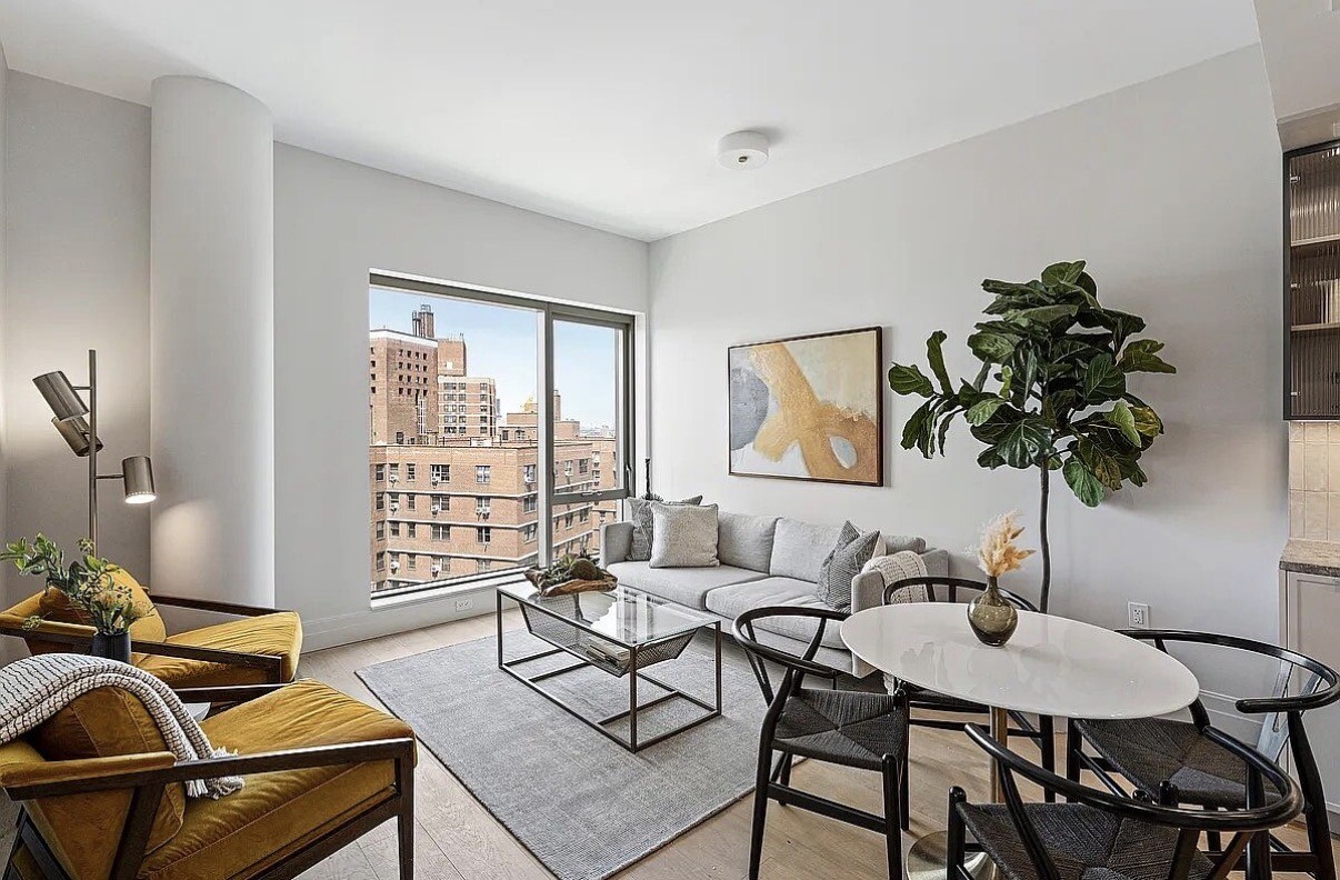 222 E Broadway Unit 11C — photo