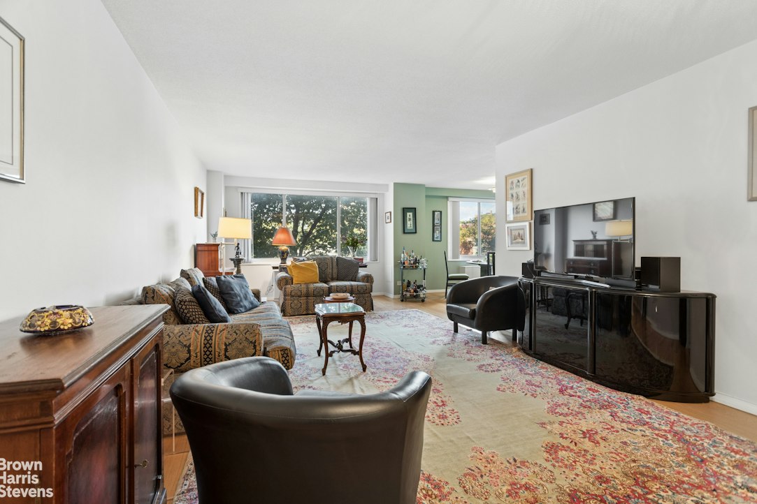 3333 Henry Hudson Parkway Unit 2a — photo