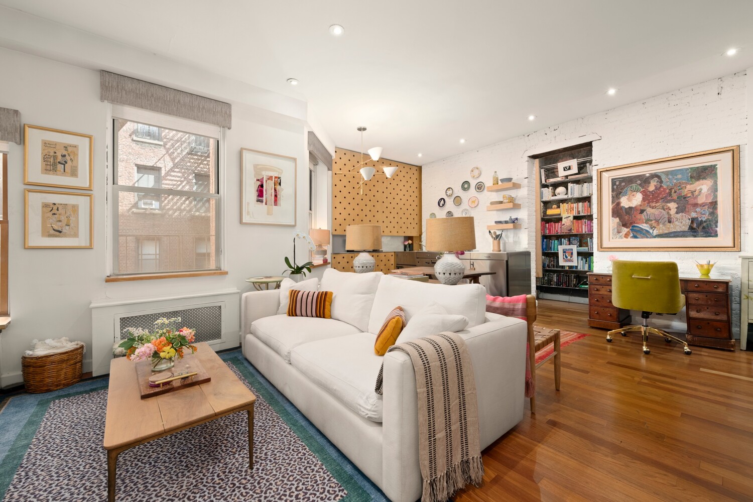 15 E 10th Street Unit 4D — photo