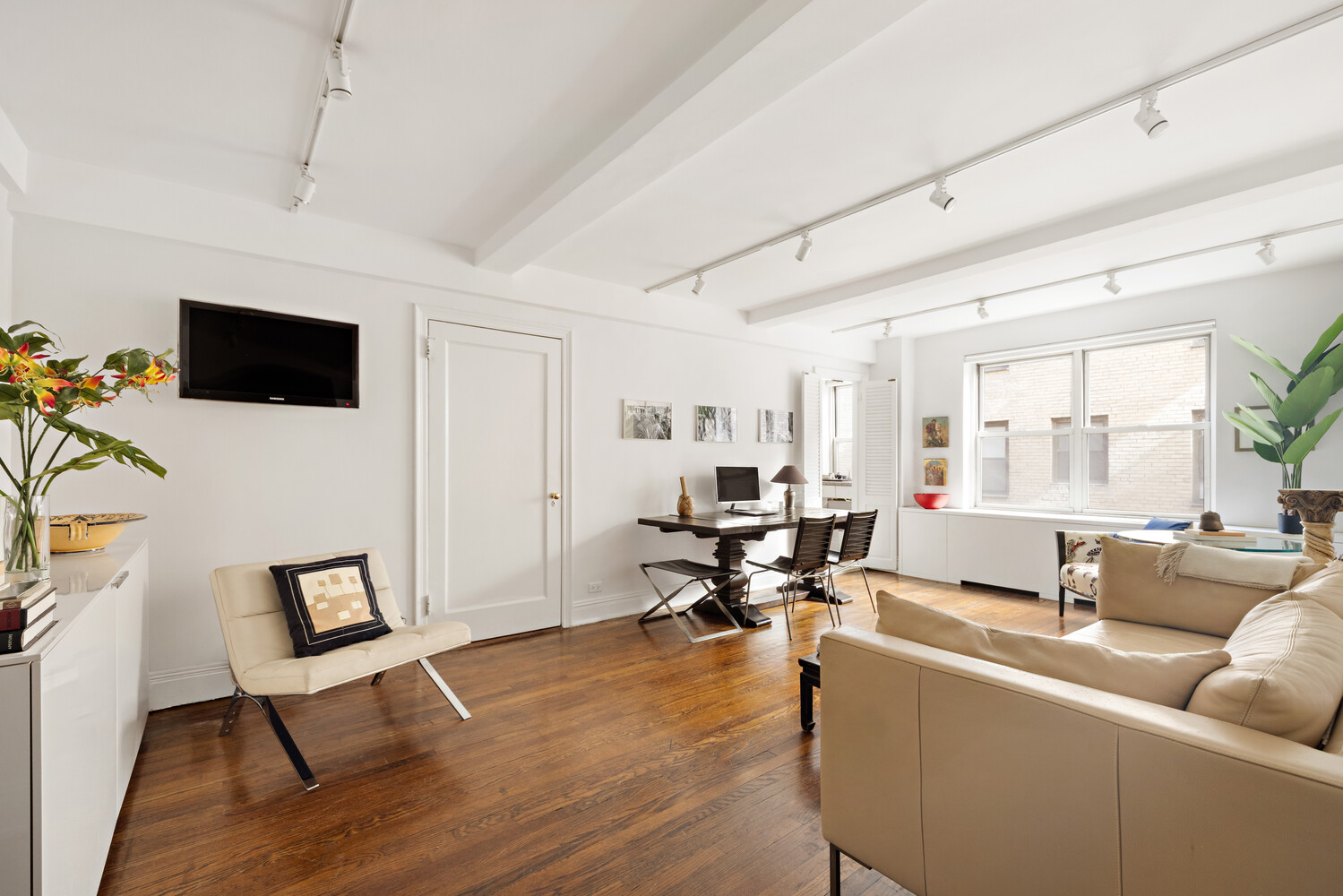 424 E 52nd Street Unit 4D — photo