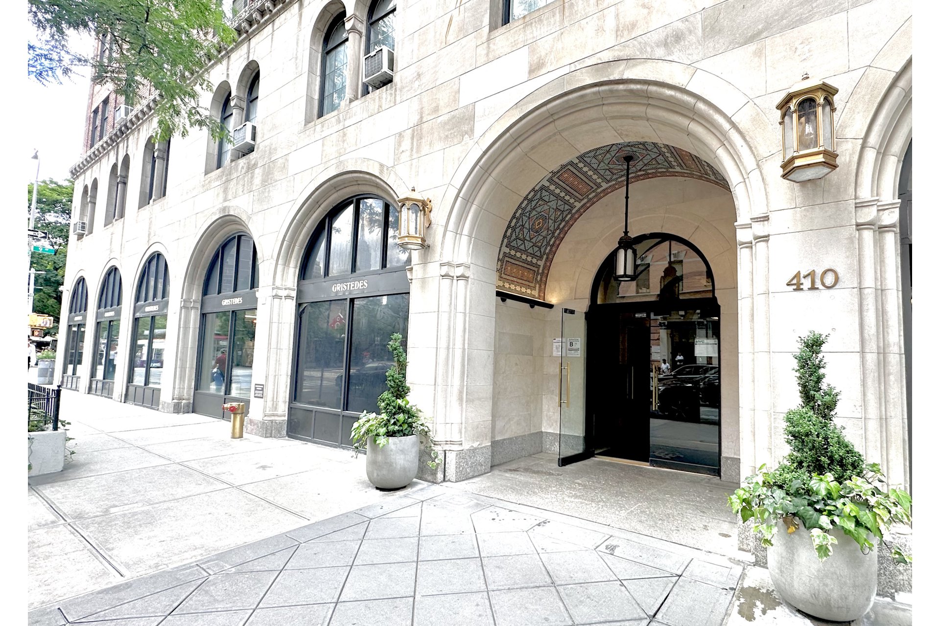 410 W 20th Street Unit 15J — photo