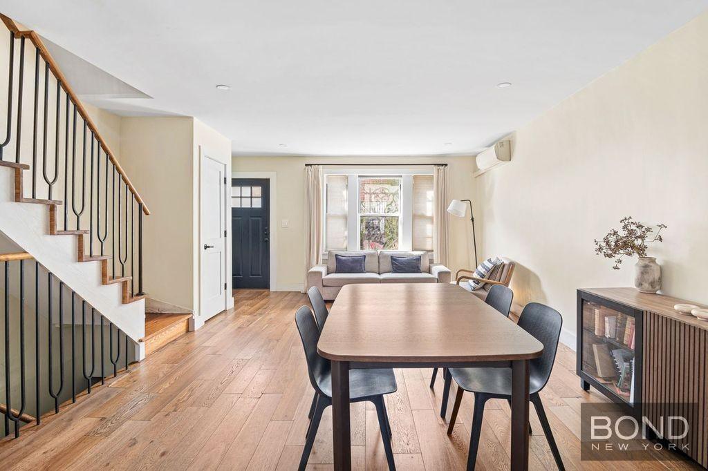 9 Palm Court — photo